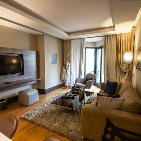 Gray Boutique Hotel Casablanca Exterior foto A living room in a hotel suite