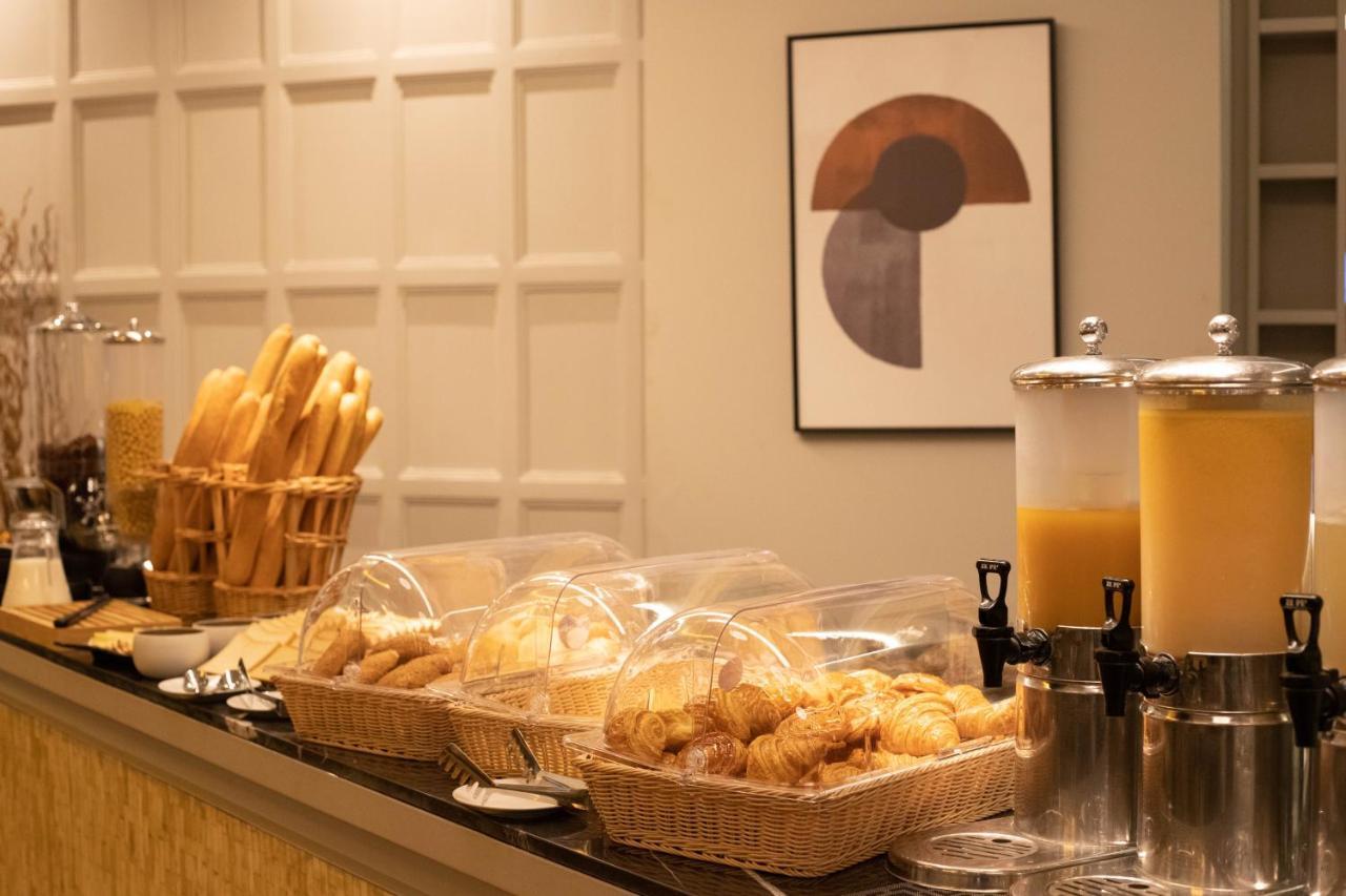 Gray Boutique Hotel Casablanca Exterior foto A breakfast buffet at a hotel